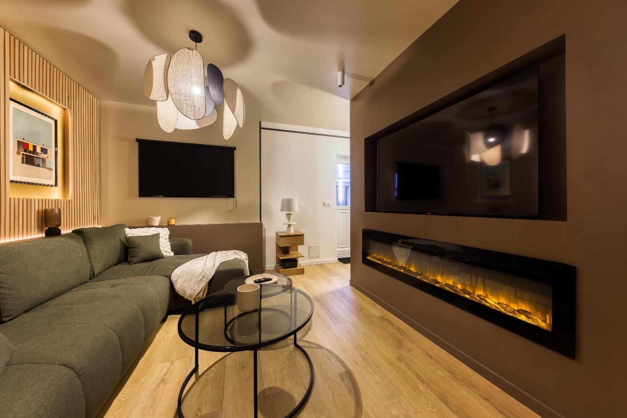 Relax House & -